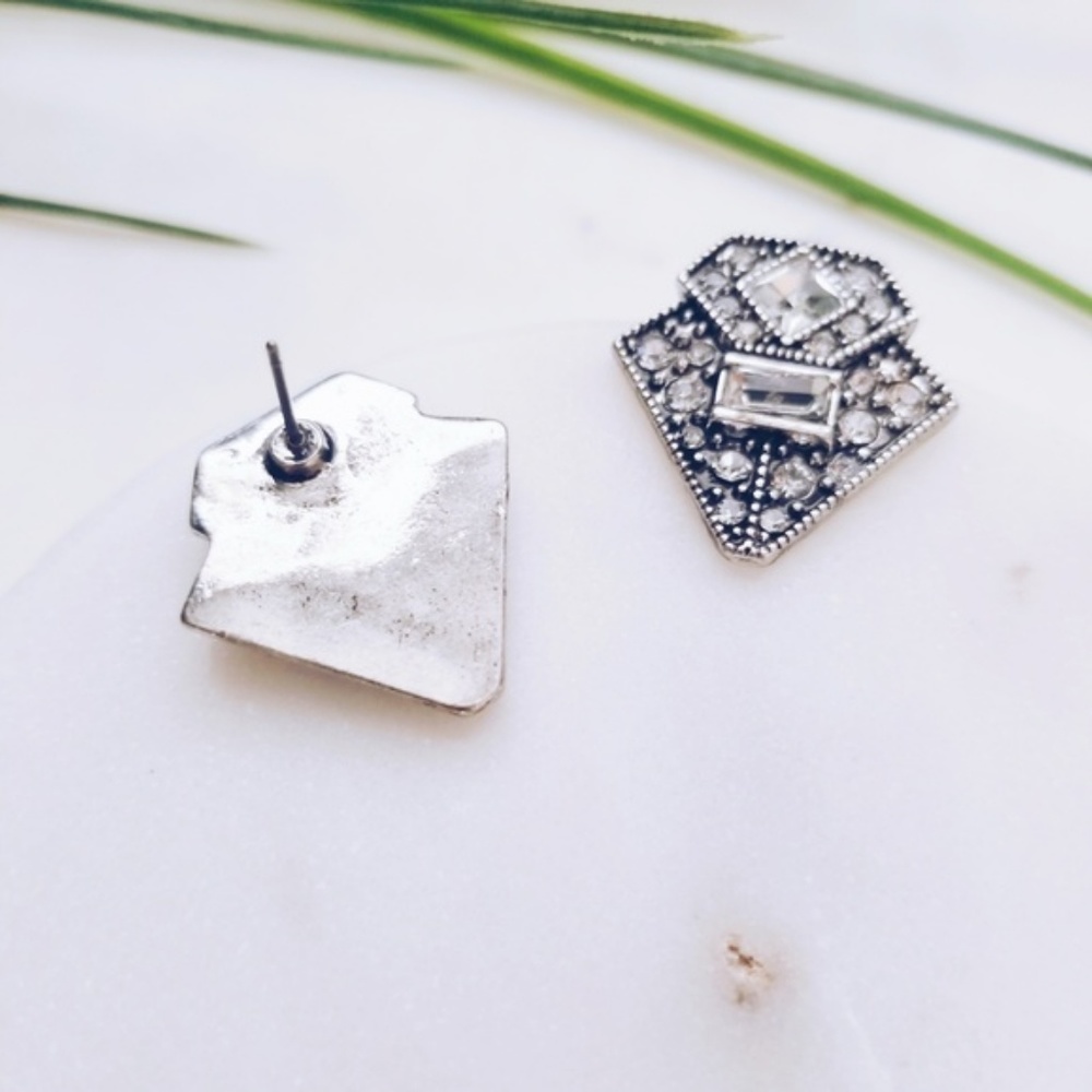 Crystal Triangle Geometrical Earrings - Picture 4 of 4